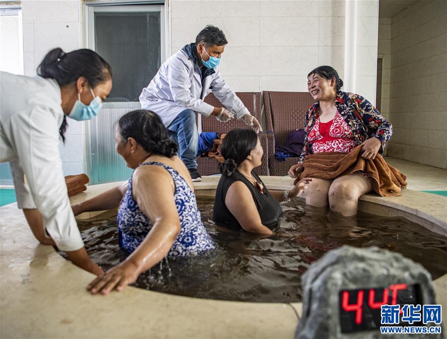 （新華全媒頭條·走向我們的小康生活·圖文互動）（10）扎西德勒，我們的新家園——西藏易地扶貧搬遷搬出幸福美好新生活