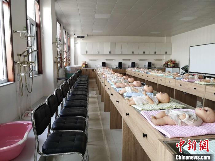 由人社部重點幫扶打造的“天鎮(zhèn)保姆”，已成為全國知名的勞務(wù)輸出品牌。　范麗芳 攝