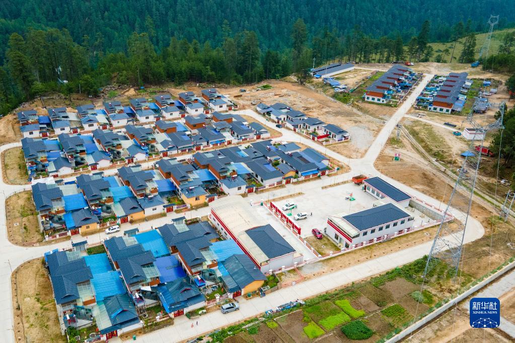 西藏林芝：易地搬遷，迎來(lái)幸福新生活