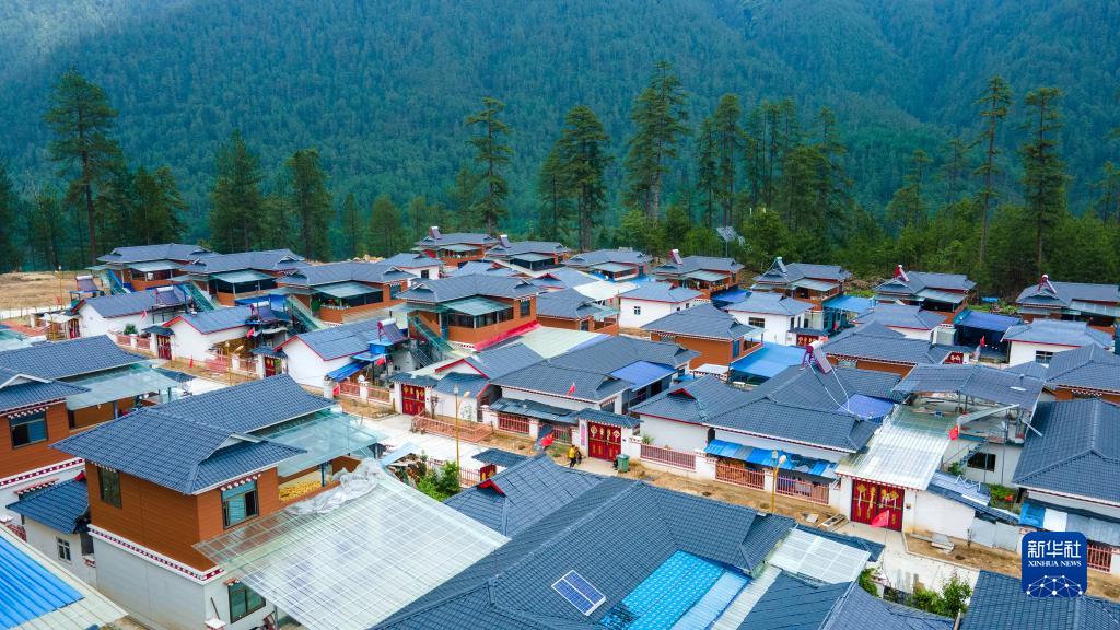 西藏林芝：易地搬遷，迎來幸福新生活