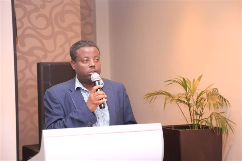 圖為埃塞俄比亞亞的斯亞貝巴大學(xué)政策研究員巴盧·德米西。受訪者供圖