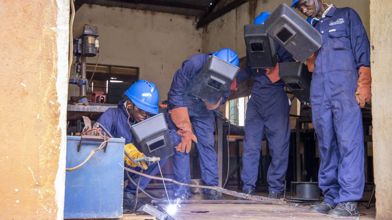 納迦與其他青年在接受技能培訓(xùn)。田雨攝