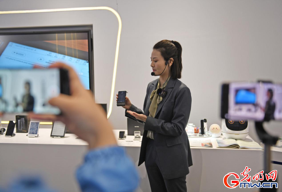 組圖丨AI、網(wǎng)絡安全、跨境電商……數(shù)字經(jīng)濟如此 “陜”耀