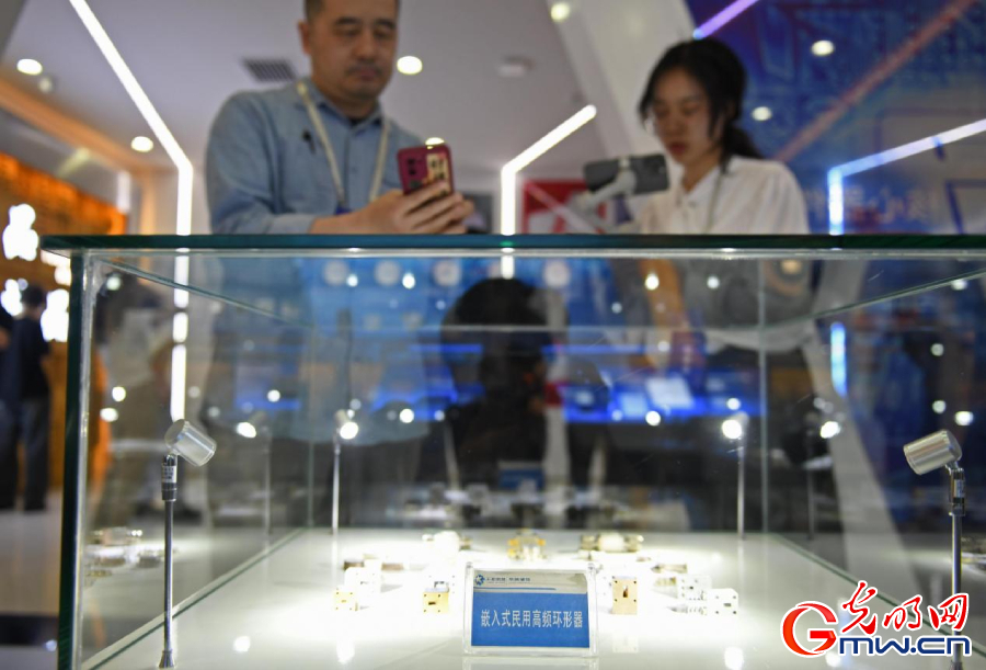 組圖丨AI、網(wǎng)絡安全、跨境電商……數(shù)字經(jīng)濟如此 “陜”耀