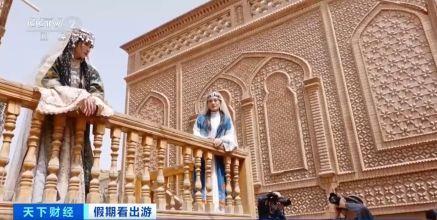 “春晚同款”變“爆款”！古城旅拍熱帶動(dòng)民族服飾銷(xiāo)售