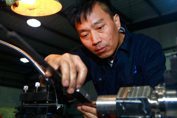 工作中的張世軍。受訪者供圖