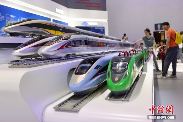 7月13日，第二十六屆北京科博會(huì)在北京國家會(huì)議中心開幕。圖為復(fù)興號系列動(dòng)車組模型。<a target='_blank' href='/'><p  align=