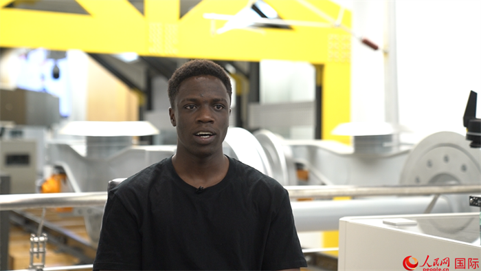 北京交通大學(xué)肯尼亞籍留學(xué)生阿布接受人民網(wǎng)采訪。人民網(wǎng) 周琳佳 攝