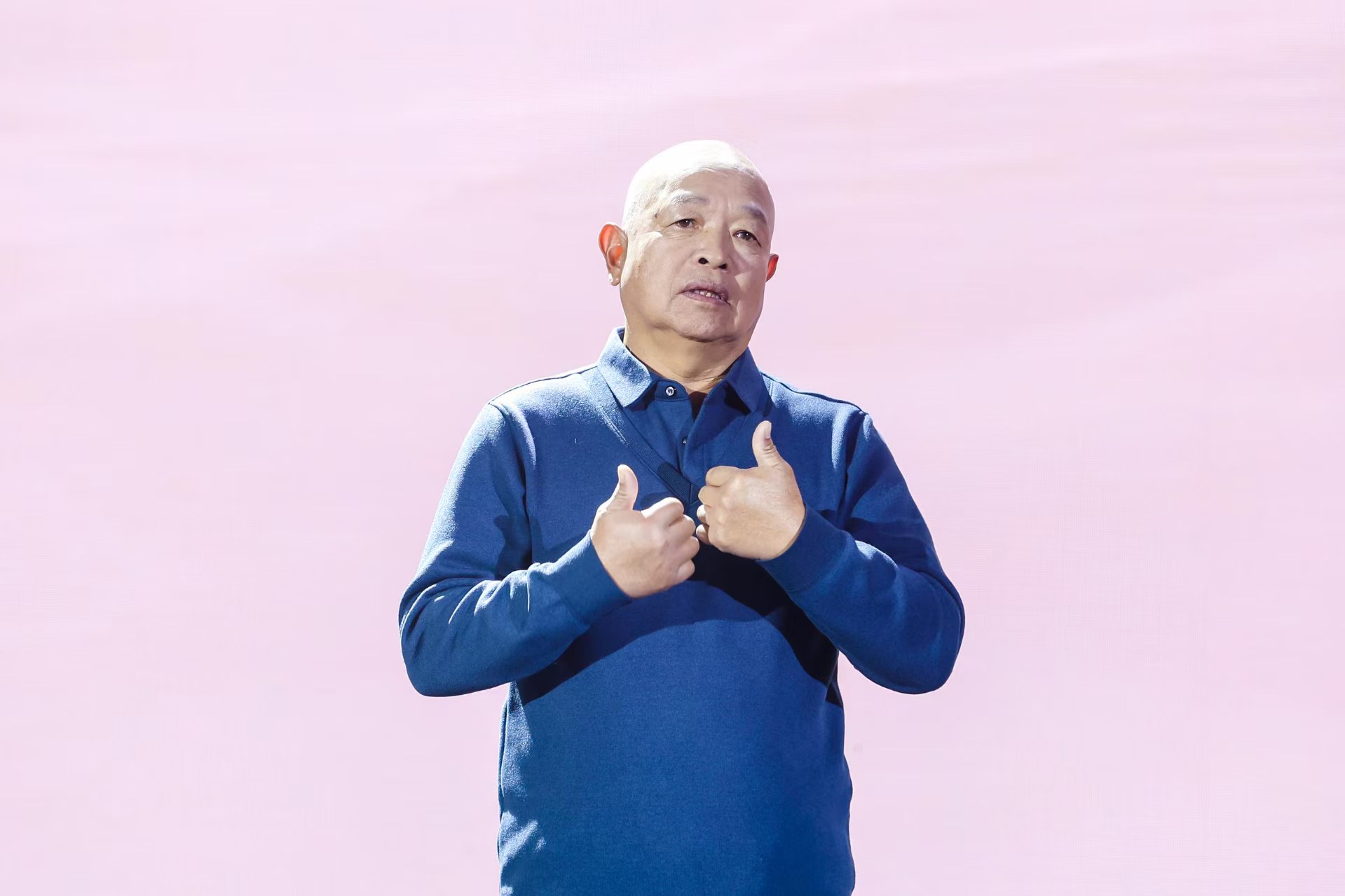 “山東好人”、煙臺市無聲洗車場經(jīng)理柳興濤。人民視頻供圖。