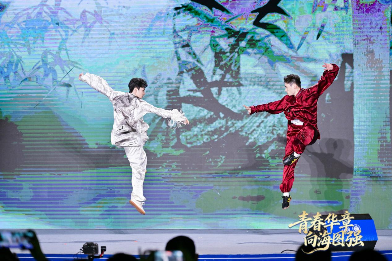 全運(yùn)健兒劉德文、紀(jì)豪（左）帶來“青春有我”的澎湃活力。主辦方供圖