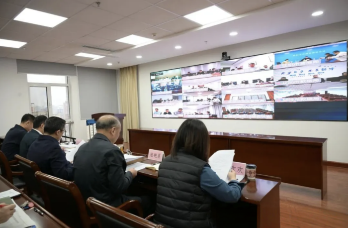 遼寧省數(shù)據(jù)局（省營(yíng)商局）召開(kāi)全省營(yíng)商環(huán)境疑難訴求清理攻堅(jiān)工作視頻會(huì)議，聽(tīng)取各地區(qū)2025年涉企營(yíng)商環(huán)境訴求辦理工作情況。遼寧省營(yíng)商局供圖