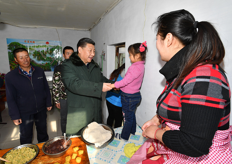 2017年1月24日，習(xí)近平總書記在河北張家口市張北縣小二臺鎮(zhèn)德勝村村民徐學(xué)海家中看望。