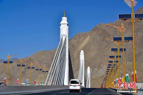 9圖 2013年11月27日納金大橋通車儀式。圖片來源：中新社。.jpg