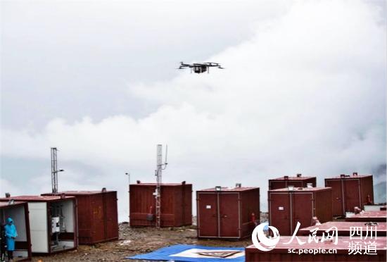 四川甘孜雅江縣引入無人機運輸，拓寬群眾致富增收新渠道。（圖片由雅江縣委宣傳部提供）