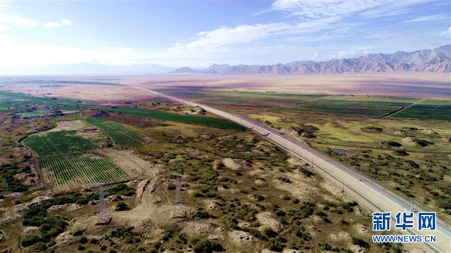 (圖文互動(dòng))(3)格庫(kù)鐵路青海段正式開通運(yùn)營(yíng)