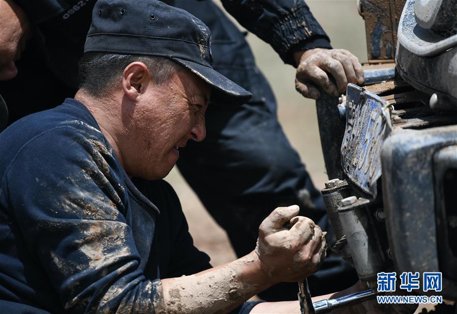 （圖文互動）（5）記者手記：可可西里，“挪”向“藏羚羊大產(chǎn)房”的14個半小時