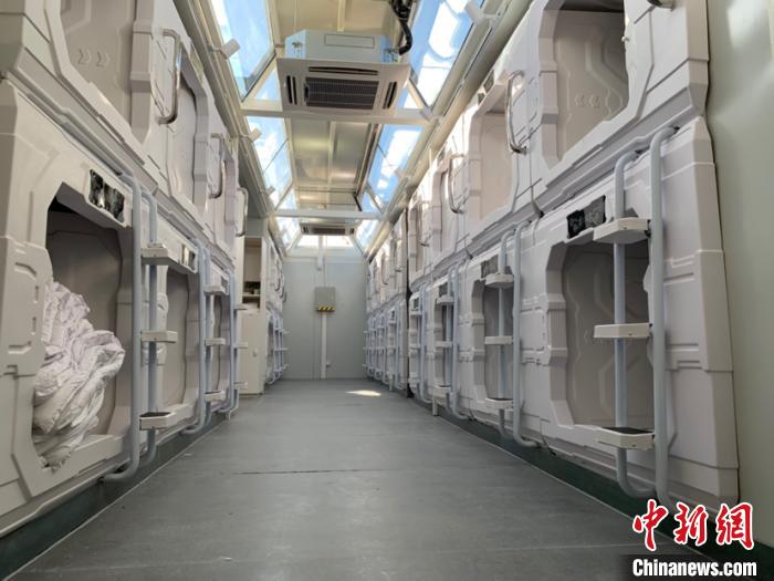 圖為火星營地“太空艙”?！O睿 攝