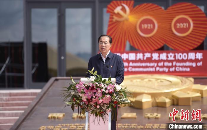 圖為中共青海省委常委、秘書長于叢樂致辭?！￡愇哪?攝