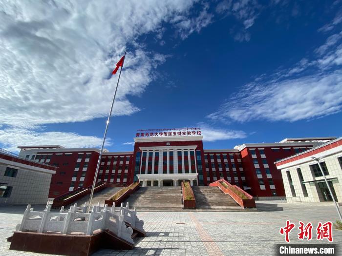 瀾滄江畔開出“教育格?；ā保含F(xiàn)代教育和生態(tài)教育并重