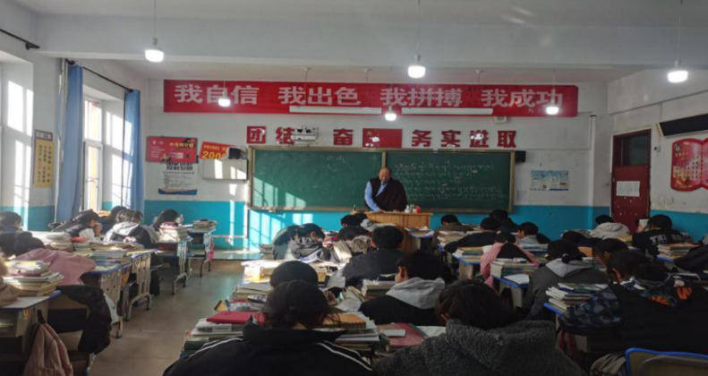 青?，斍撸寒惖剞k班讓孩子享受優(yōu)質(zhì)教育