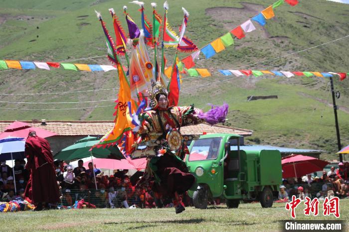 圖為表演現(xiàn)場?！“喱斂h文體旅游廣電局 供圖