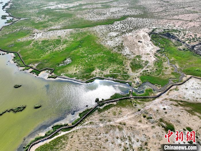 圖為航拍都蘭湖國家濕地公園。　祁增蓓 攝