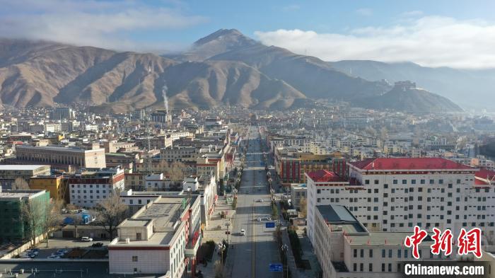 青海玉樹:“小醫(yī)院”見證醫(yī)療衛(wèi)生事業(yè)“大成長”