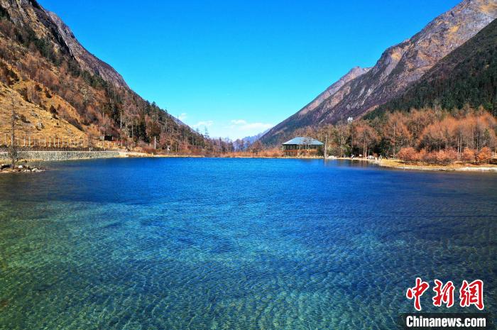 畢棚溝景區(qū)風(fēng)光?！“苍?攝