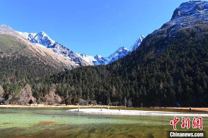 畢棚溝景區(qū)風(fēng)光?！“苍?攝