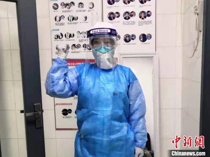 長春“85后”護士“戰(zhàn)”疫:虛脫靠打點滴恢復體力