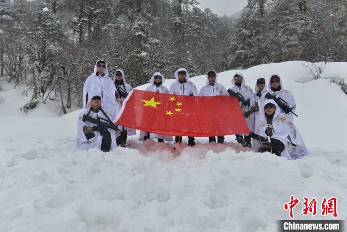 圖為主權宣誓?！铎o 攝