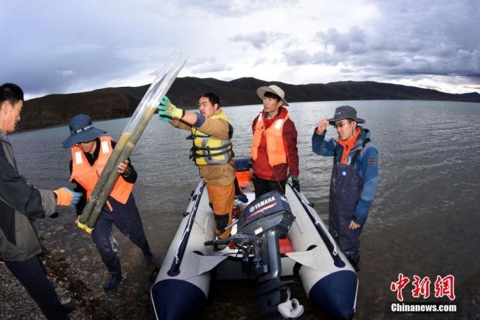 圖為科考隊員順利完成浪錯采樣滿載而歸。 <a target='_blank' ><p  align=