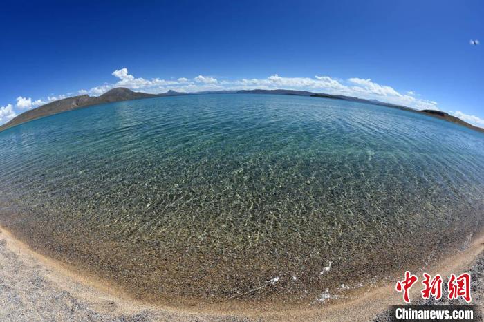 錯(cuò)鄂湖水清澈透明。　<a target='_blank' ></p><p  align=