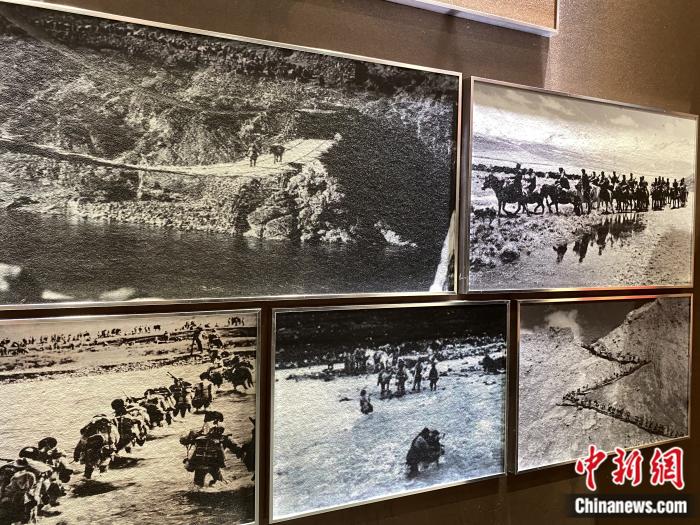 紅樓內(nèi)展廳，圖為昌都戰(zhàn)役中的人民解放軍。彭寧鈴 攝