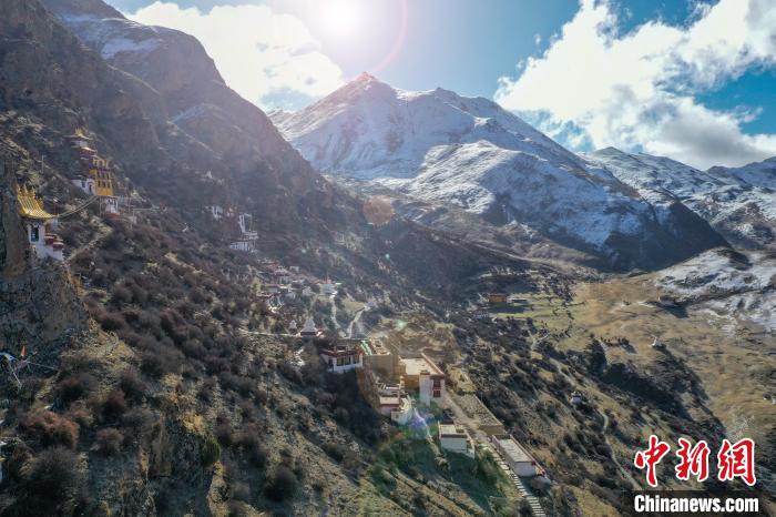 資料圖為拉薩市達(dá)孜區(qū)境內(nèi)的扎葉巴寺?！∝暩聛硭?攝