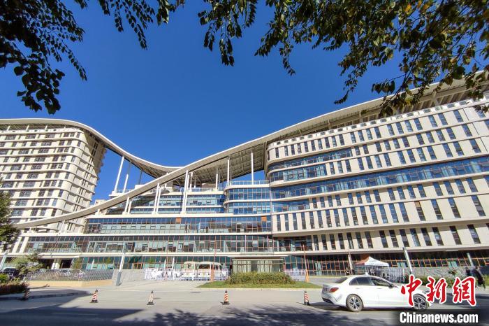 圖為西藏自治區(qū)婦產(chǎn)兒童醫(yī)院，該院填補了西藏沒有省級兒童醫(yī)院(婦幼保健院)的空白。　江飛波 攝