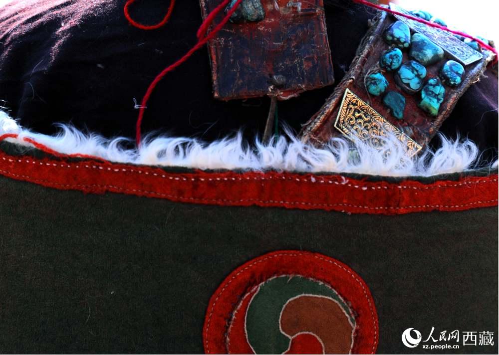 “飛天服飾”細節(jié)展示。 人民網(wǎng) 李海霞攝