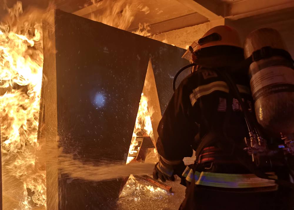 真火內(nèi)攻實(shí)操訓(xùn)練。