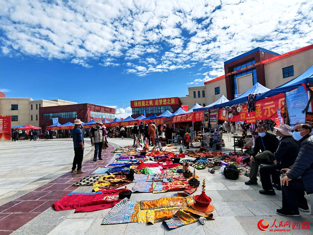 農牧民通過新技能增收。人民網 李海霞攝