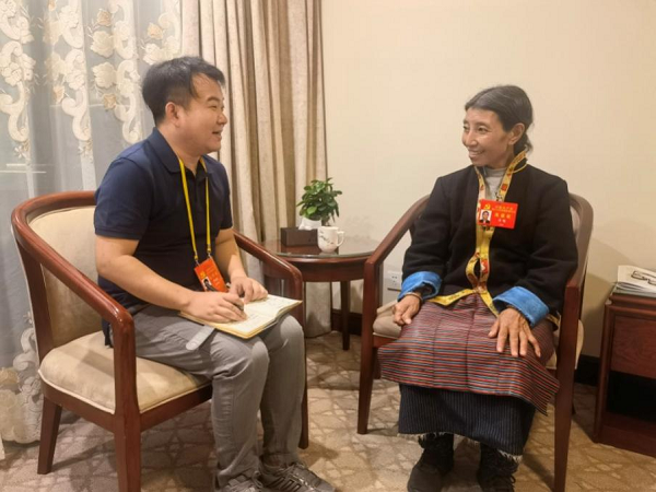 【記者手記Vlog】“守邊的‘阿佳’，您還好嗎”——記者與卓嘎代表再相遇