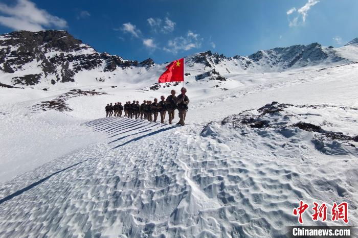 巡邊途中。　旦增晉美 攝