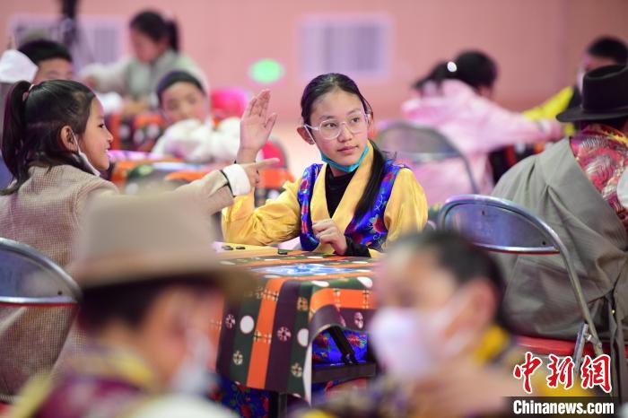 圖為比賽現(xiàn)場?！∝暩聛硭?攝