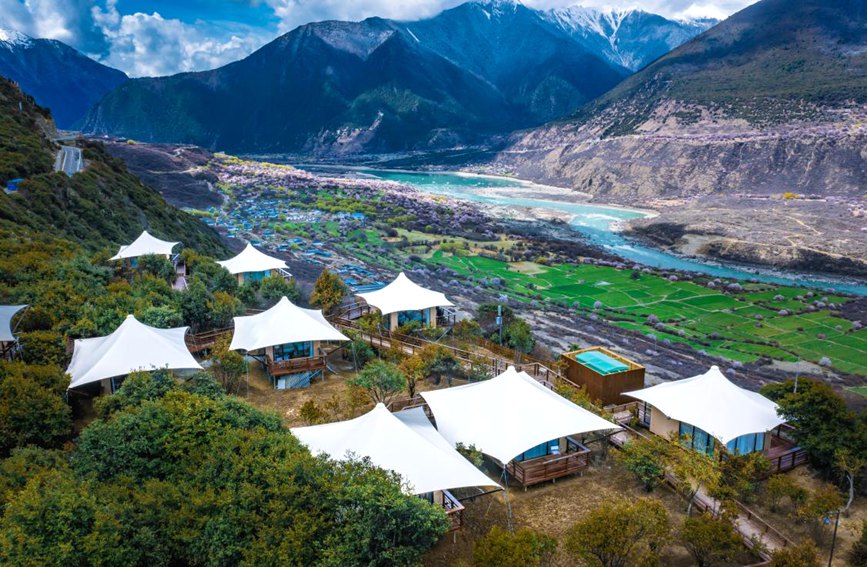 依托桃花資源，打造文旅產(chǎn)業(yè)。 張靜攝