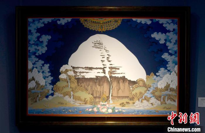 圖為5月16日，展覽中新創(chuàng)唐卡作品《岡底斯山》?！±盍?攝