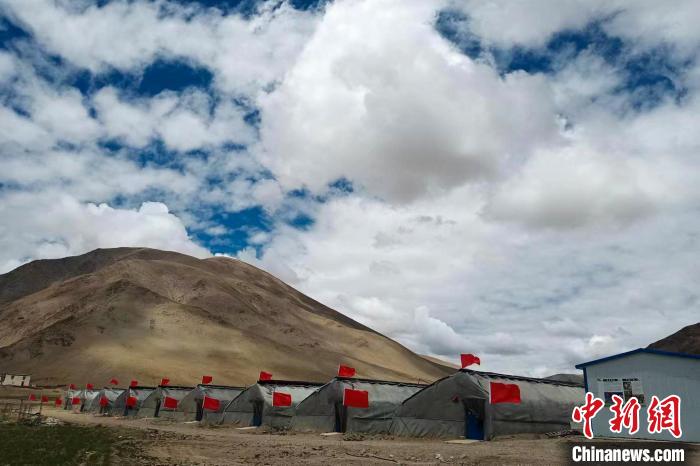 圖為西藏康馬縣的高原溫室大棚。　劉建軍 攝