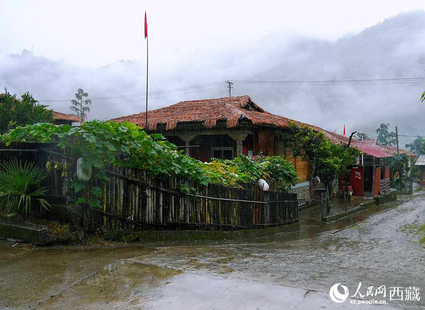 門巴族的特色庭院。