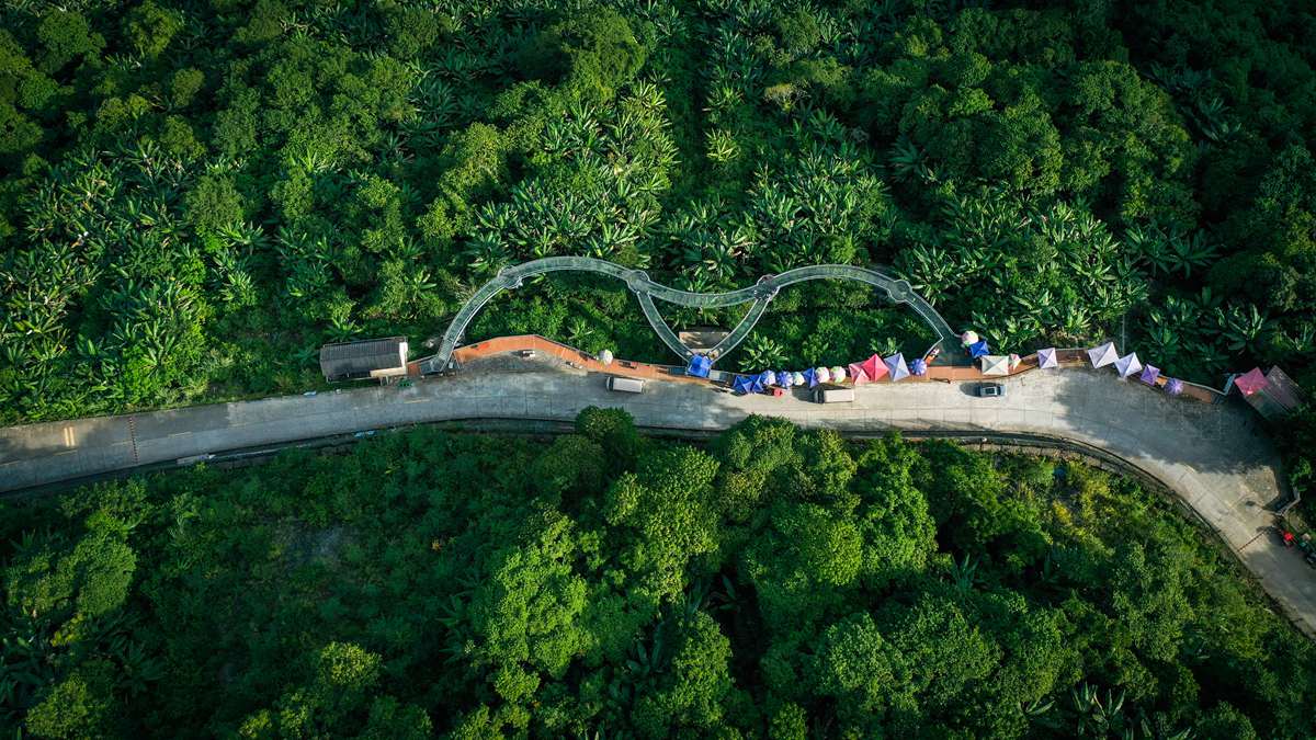 無人機航拍墨脫縣果果塘大拐彎觀景臺。人民網(wǎng)記者 次仁羅布攝