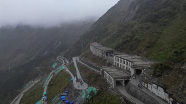 幾代建設(shè)者，歷經(jīng)半個(gè)多世紀(jì)完成！這是一條怎樣的公路？