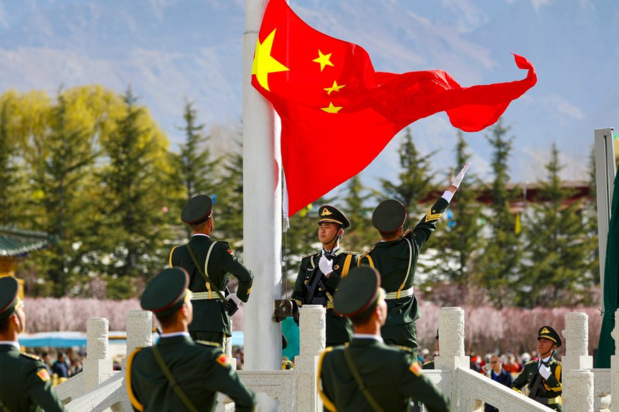 升旗儀式現(xiàn)場。