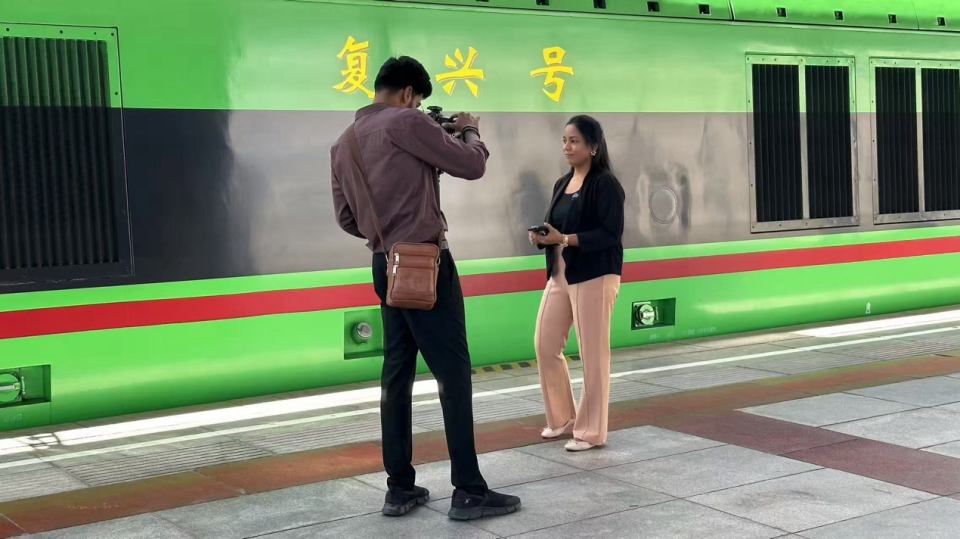 “中國(guó)在保護(hù)自然環(huán)境的同時(shí)實(shí)現(xiàn)了高度現(xiàn)代化！” ——多國(guó)記者眼中的現(xiàn)代西藏_fororder_圖片4
